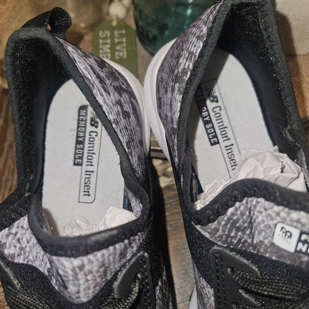 New Balance Tennis Shoes Snake Print 9 - Picture 15 of 16